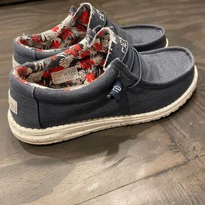 Hey dudes size 11 men’s